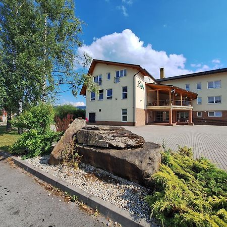 Agrohotel Tri Brezy Hrustin Esterno foto