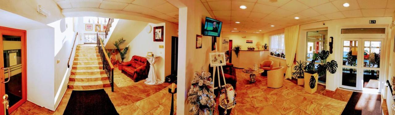 Agrohotel Tri Brezy Hrustin Esterno foto