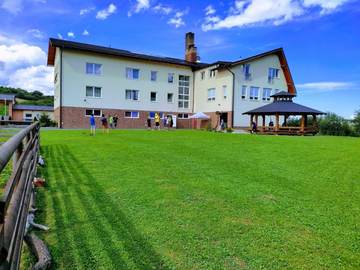 Agrohotel Tri Brezy Hrustin Esterno foto