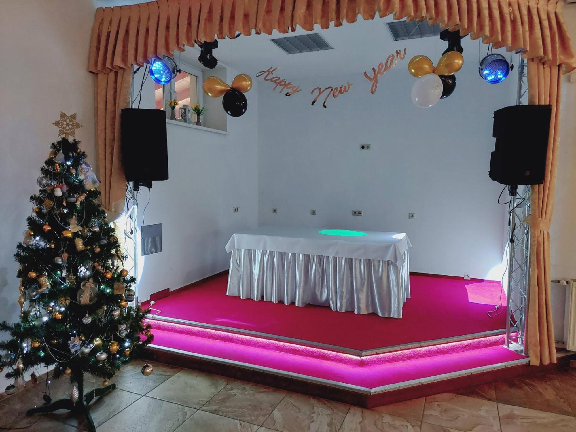 Agrohotel Tri Brezy Hrustin Esterno foto