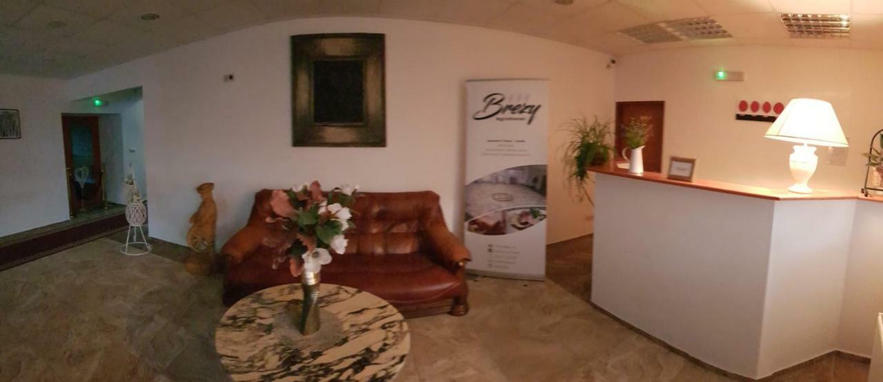 Agrohotel Tri Brezy Hrustin Esterno foto