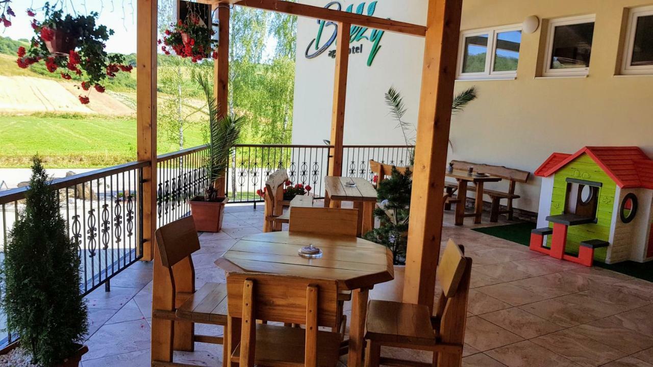 Agrohotel Tri Brezy Hrustin Esterno foto