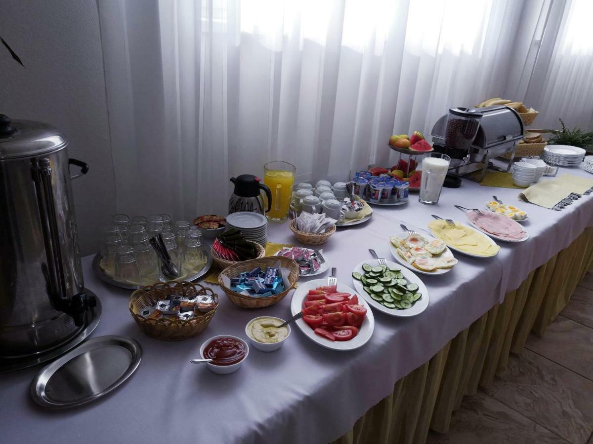 Agrohotel Tri Brezy Hrustin Esterno foto